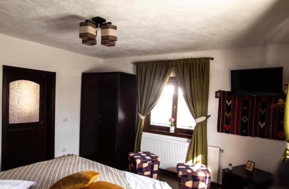 Casuta De Poveste Targu Neamt Extérieur photo