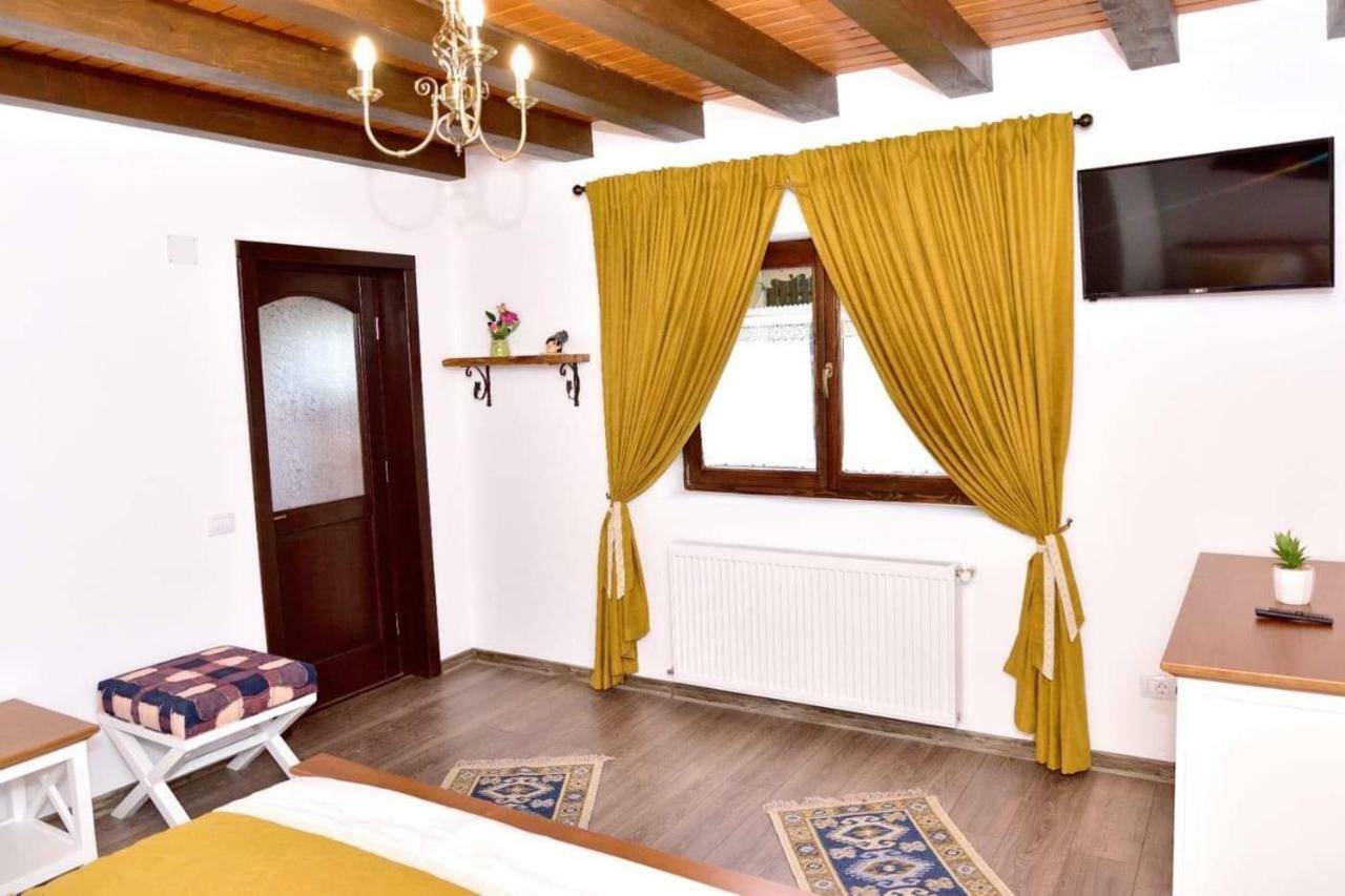 Casuta De Poveste Targu Neamt Extérieur photo