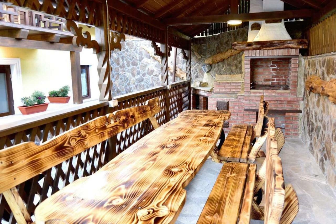 Casuta De Poveste Targu Neamt Extérieur photo